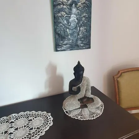 Dom Miedzy Jeziorami I Morzem